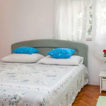 Jela Apartamento *