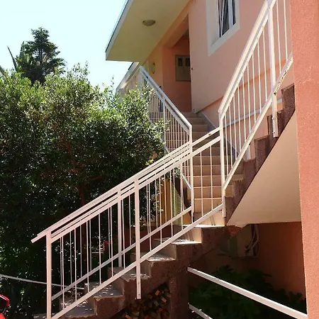 Jela * Makarska