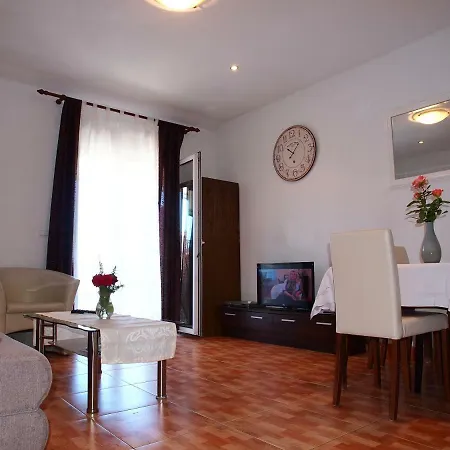 Jela Apartamento *
