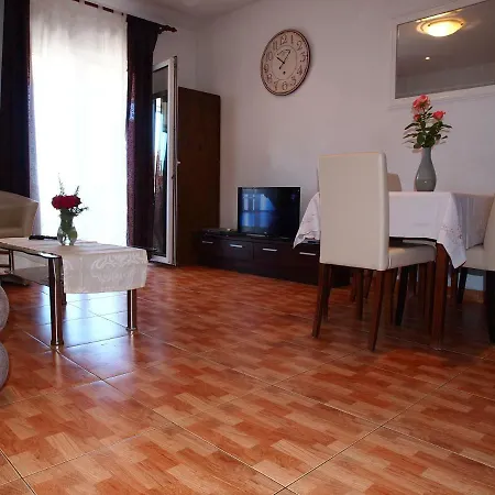 Jela Apartamento *